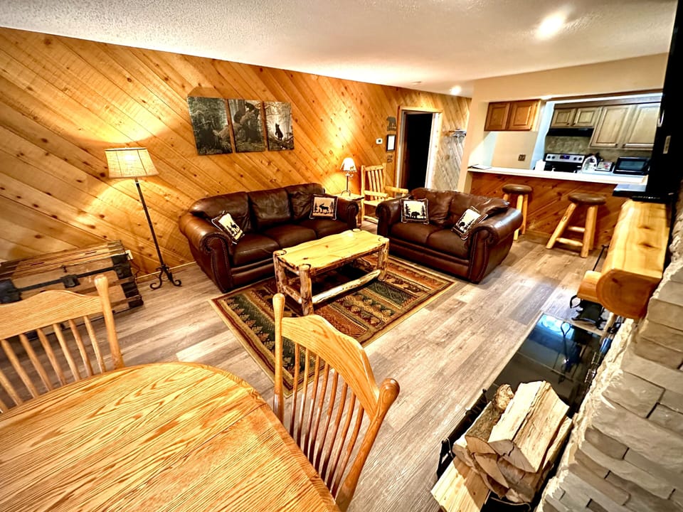 Living room with lots of space.