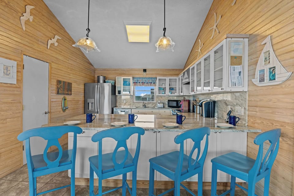 Surf or Sound Realty - 250 - Las Olas - Kitchen-2