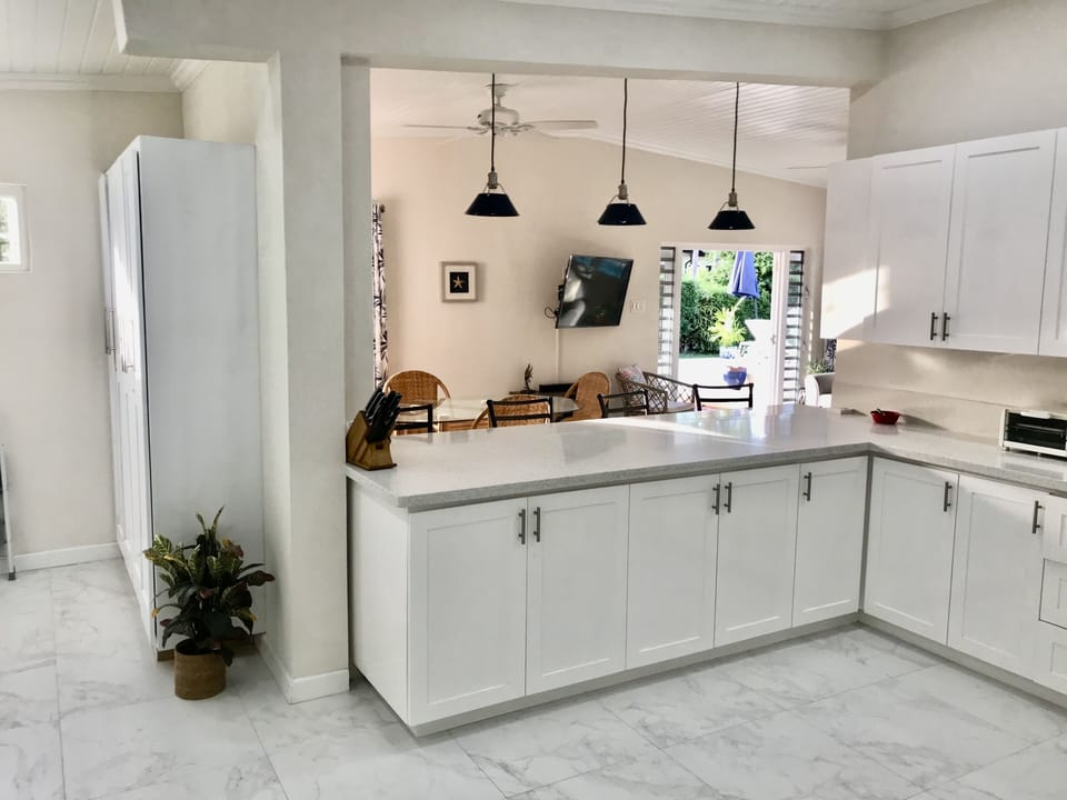 Spacious, bright open kitchen to prepare your gourmet meals!