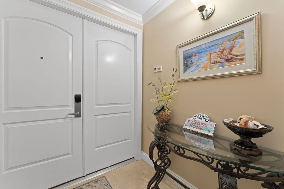 Private Foyer Entry