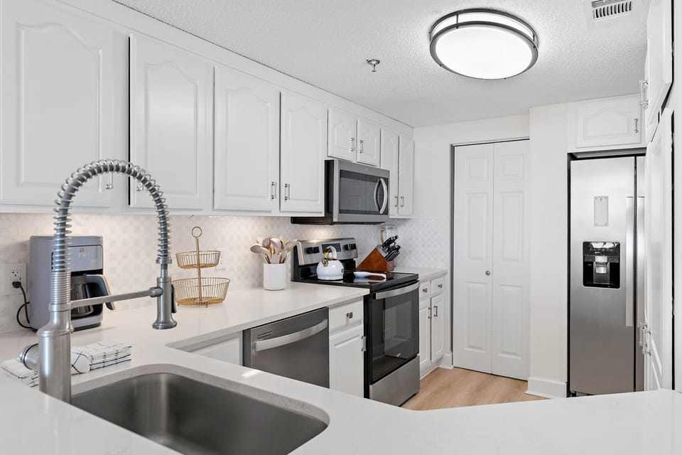 Updated Fully Equipped Kitchen