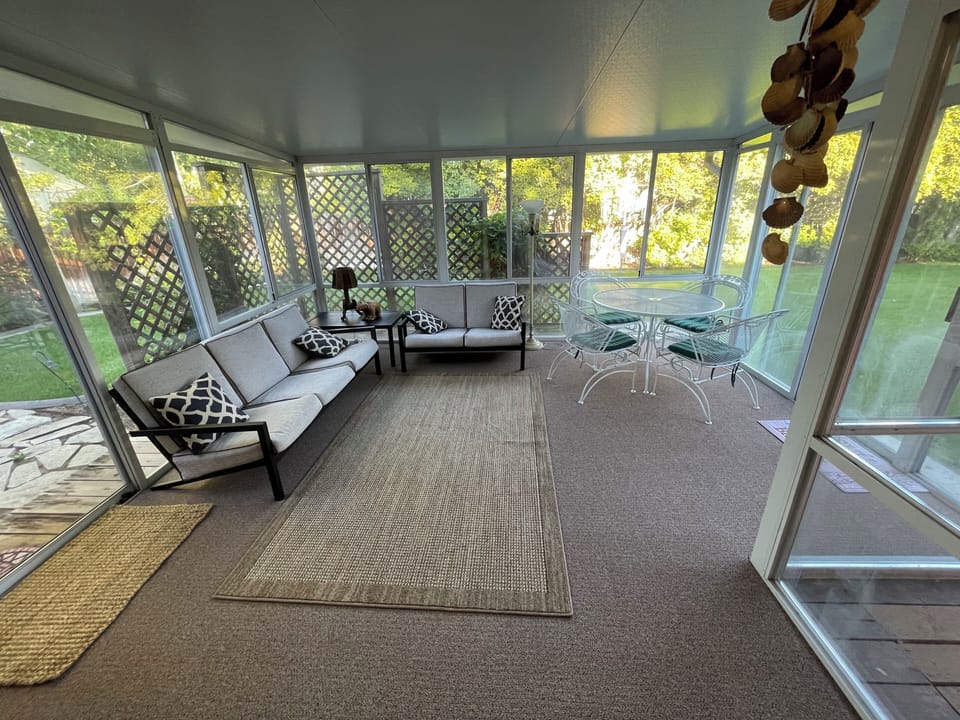 Sun Room: Full heating/air conditioning, energy efficient heat pump.  New carpet