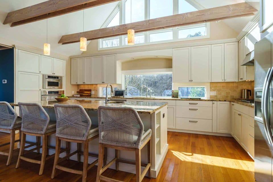 Kitchen Has Vaulted Ceilings and  all New Appliances