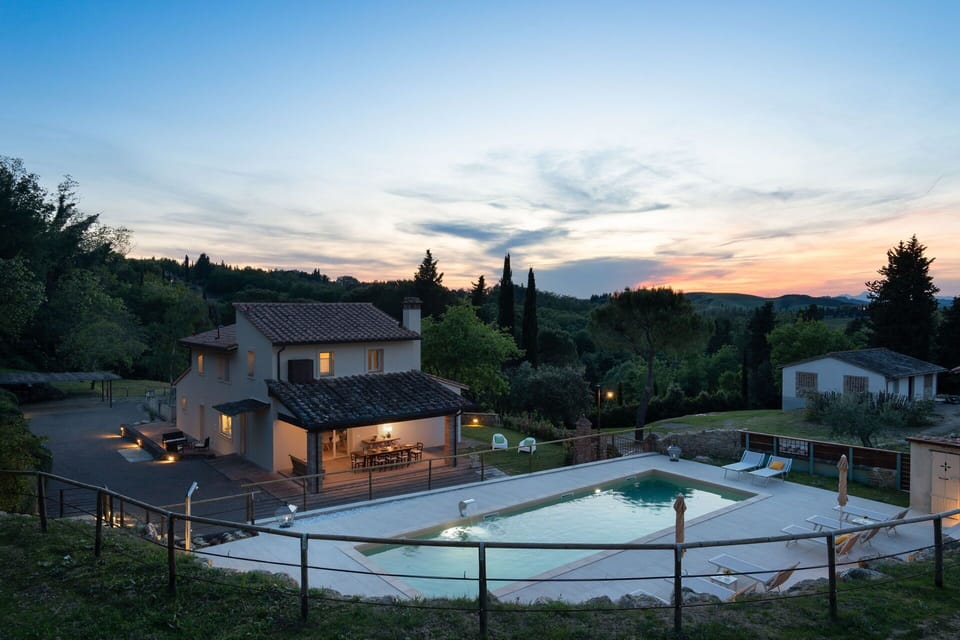 Amenities, Autumn, Building Exterior, Garden, Pool, Spring, Summer