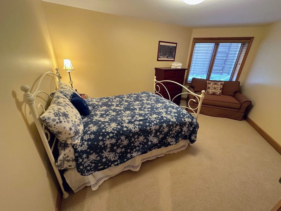 Lower Level Bedroom with a Full bed