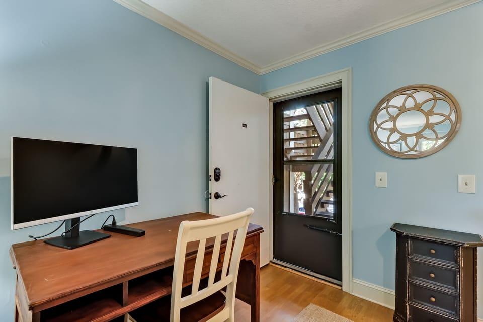 Front Entrance with Desk
