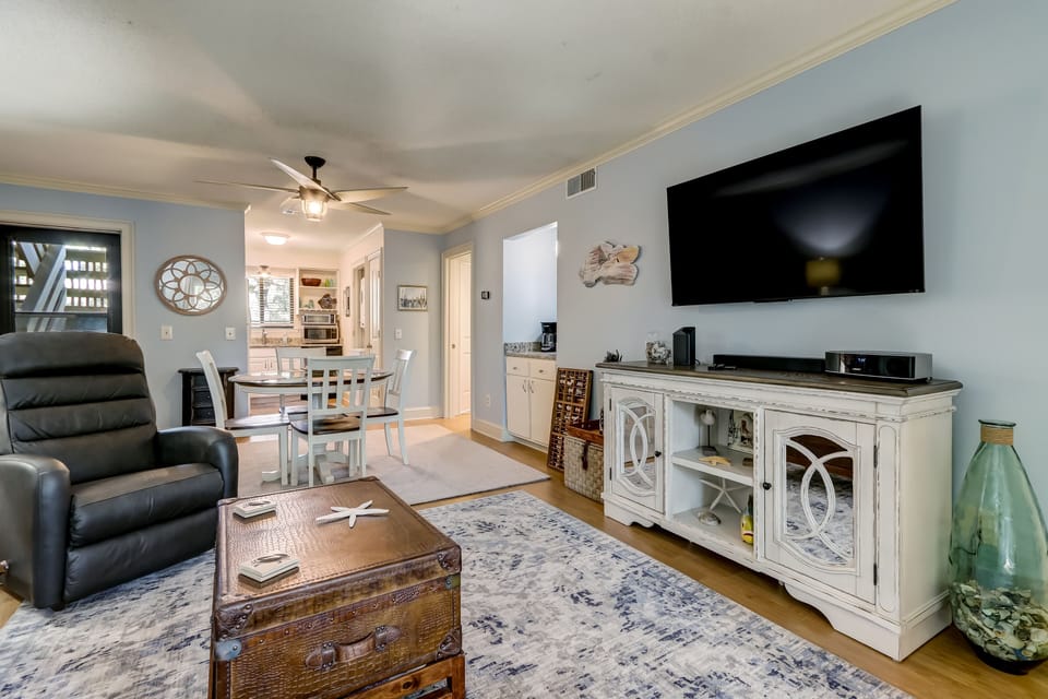 Living Room/TV