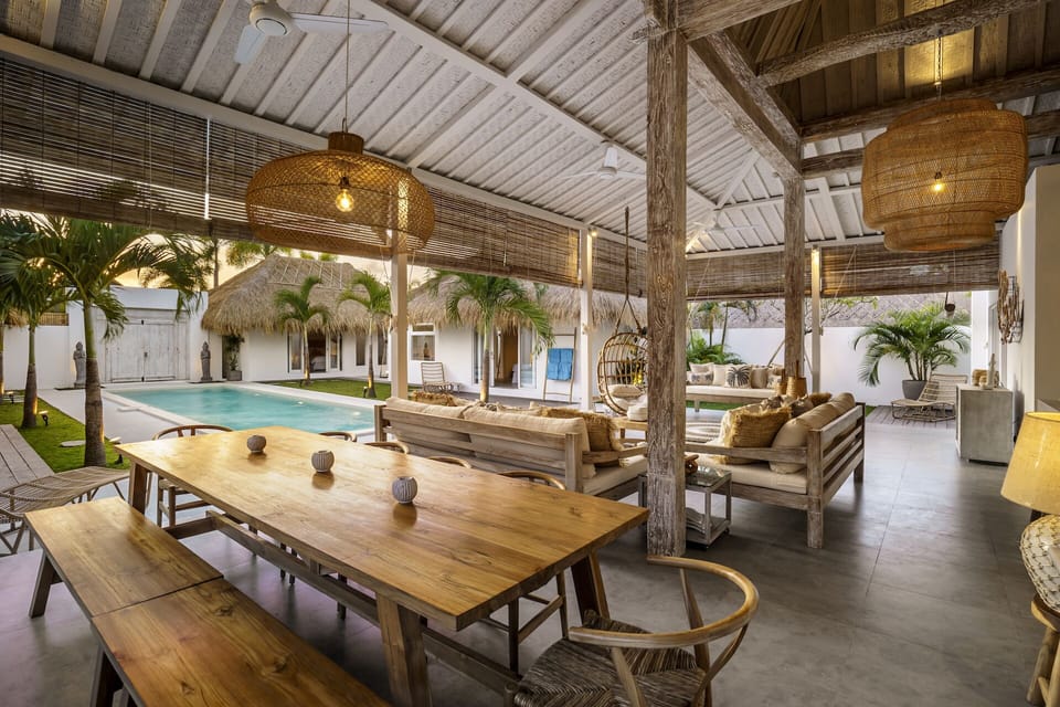 View of the dining area 