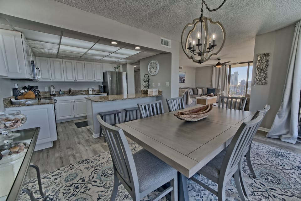 Dining Table / Area