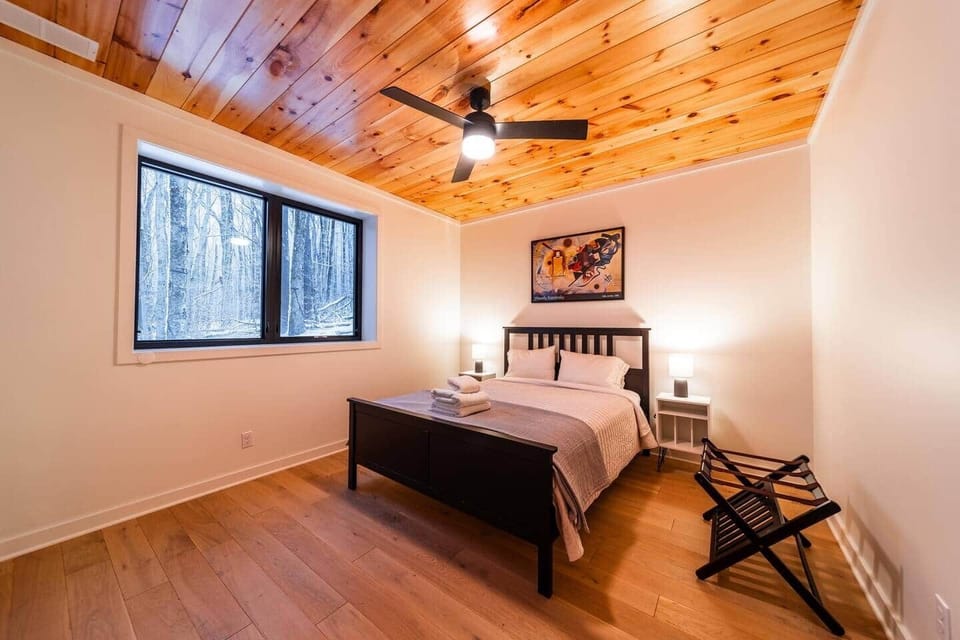 3rd Queen Bedroom