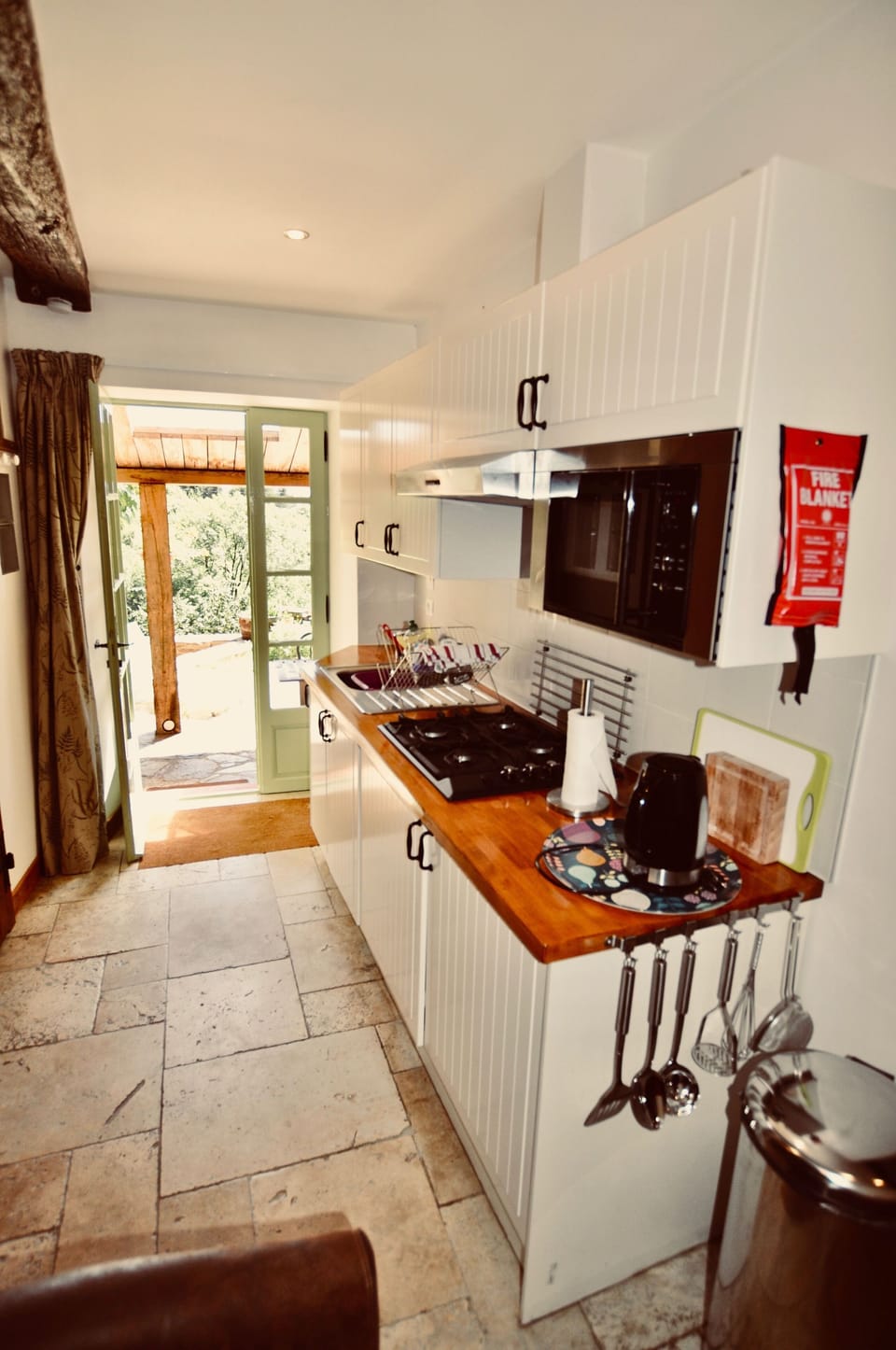 Fully fitted modern kitchen