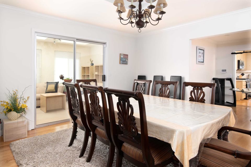 The formal dining area seats 6.