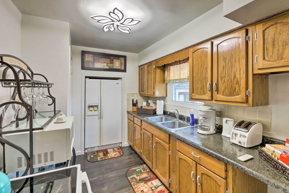 Kitchen | Stove/Oven | Coffee Maker | Spices | Toaster | Cooking Basics