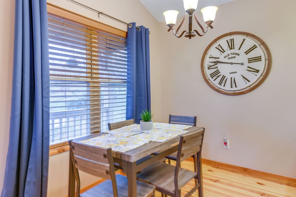 Dining Area | 1st Floor