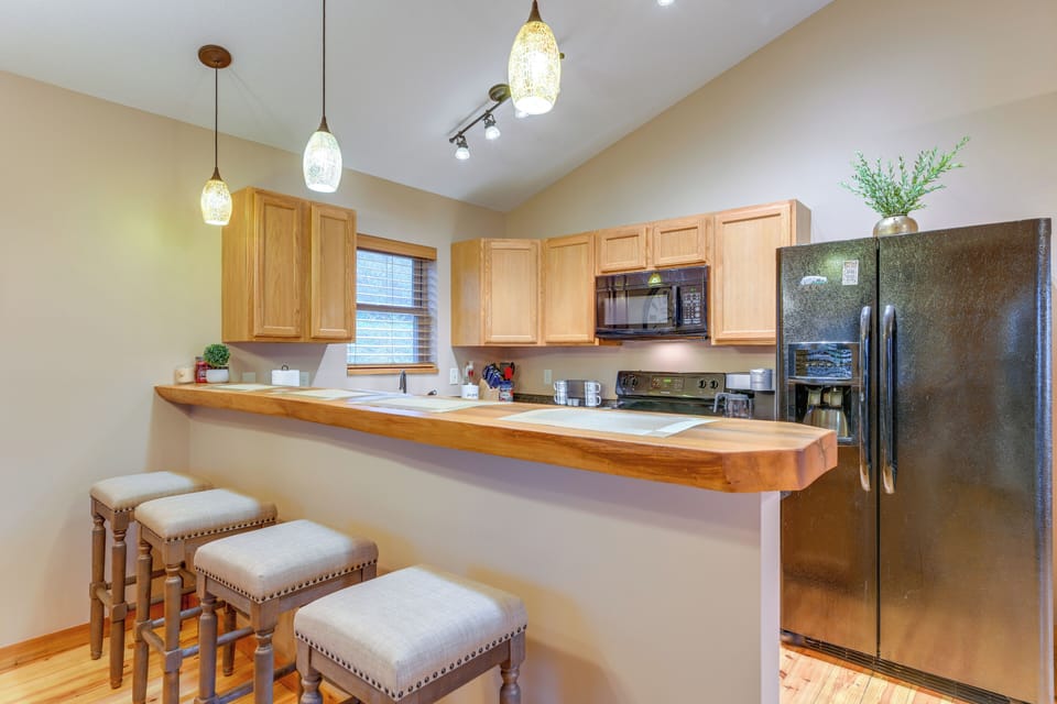 Kitchen | 1st Floor | Dishwasher | Coffee Maker | Cooking Basics
