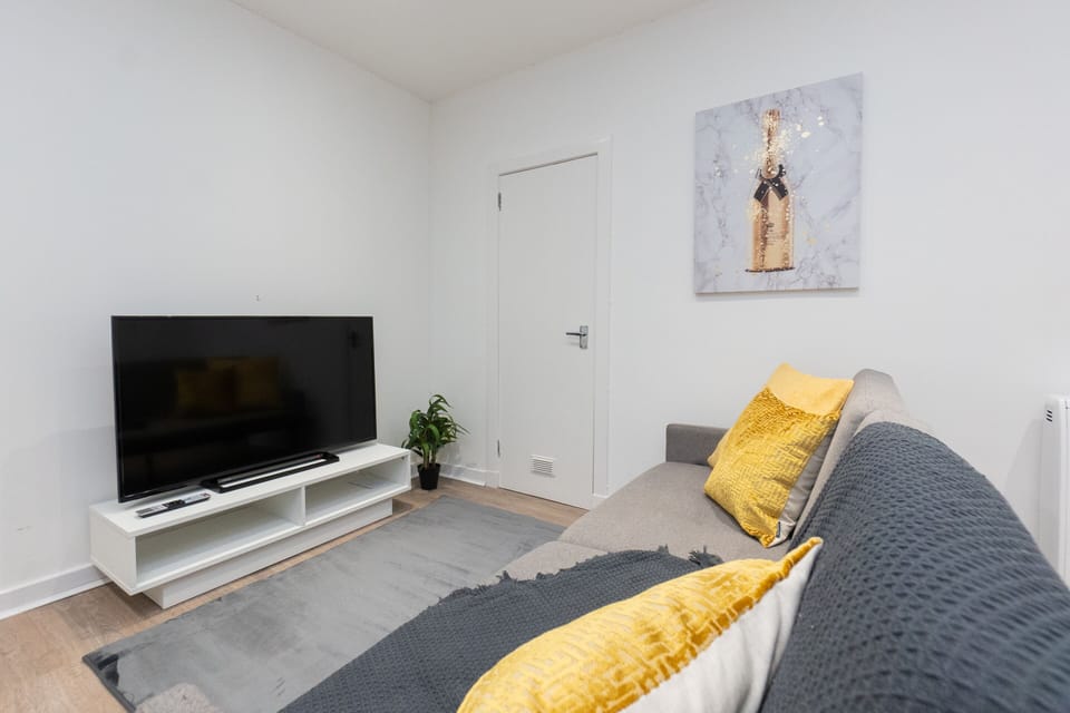 Living Room / Lounge