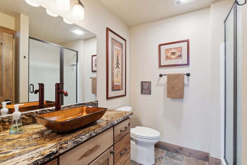 Main level bath with shower.
