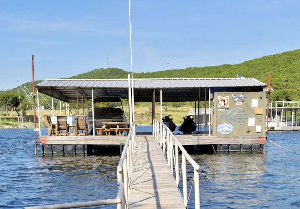 (Optional Private Boat Dock - Photo#3)
• Extra per night fee if available