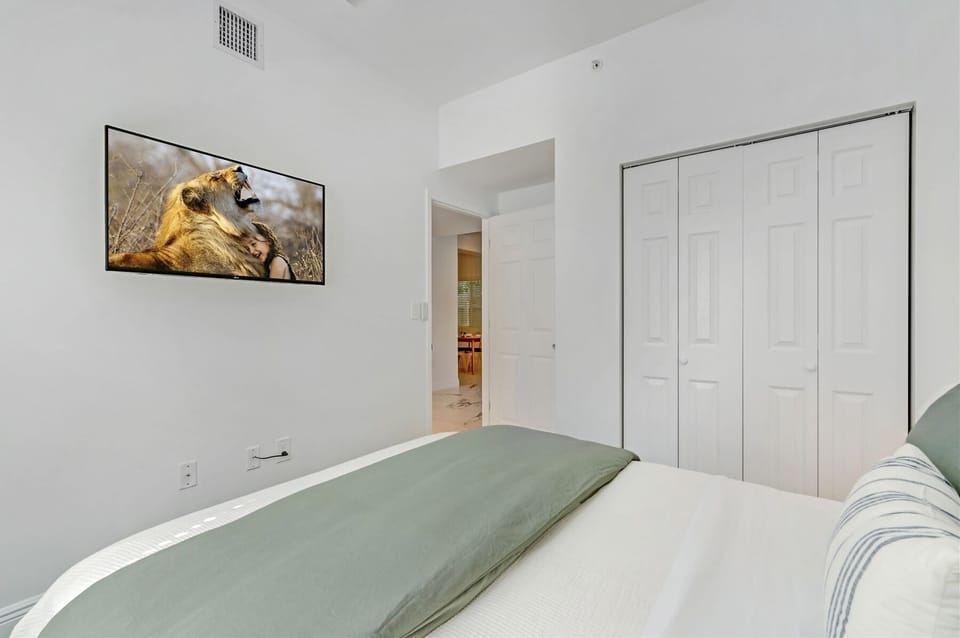 Master bedroom supplies a queen-sized, memory foam mattress