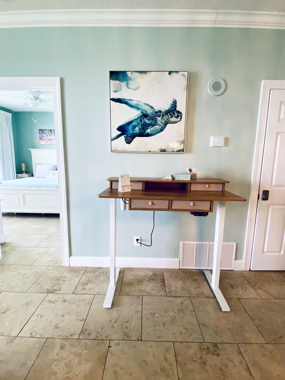Adjustable desk