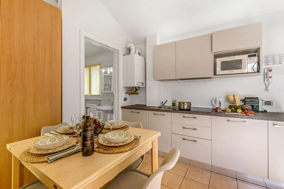 Kitchen and dining area