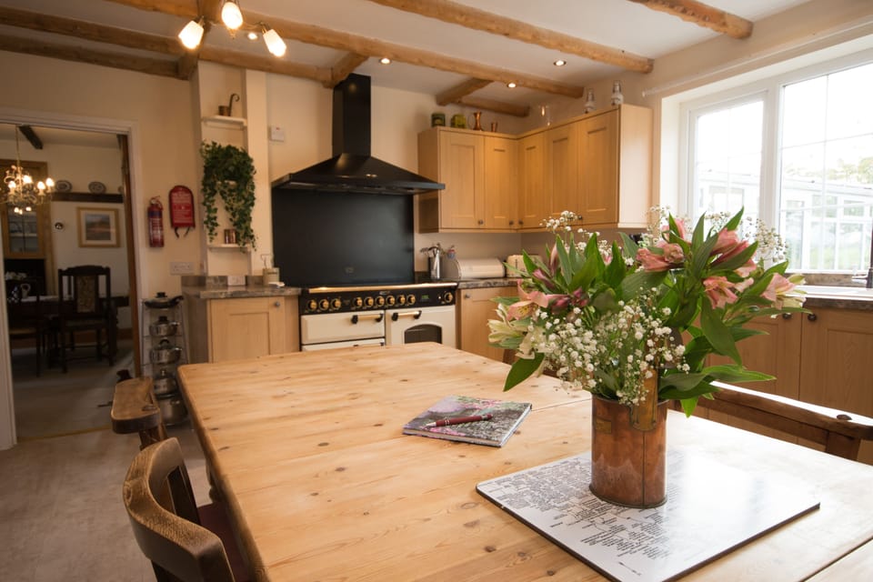 Breakfast table in Kitchen