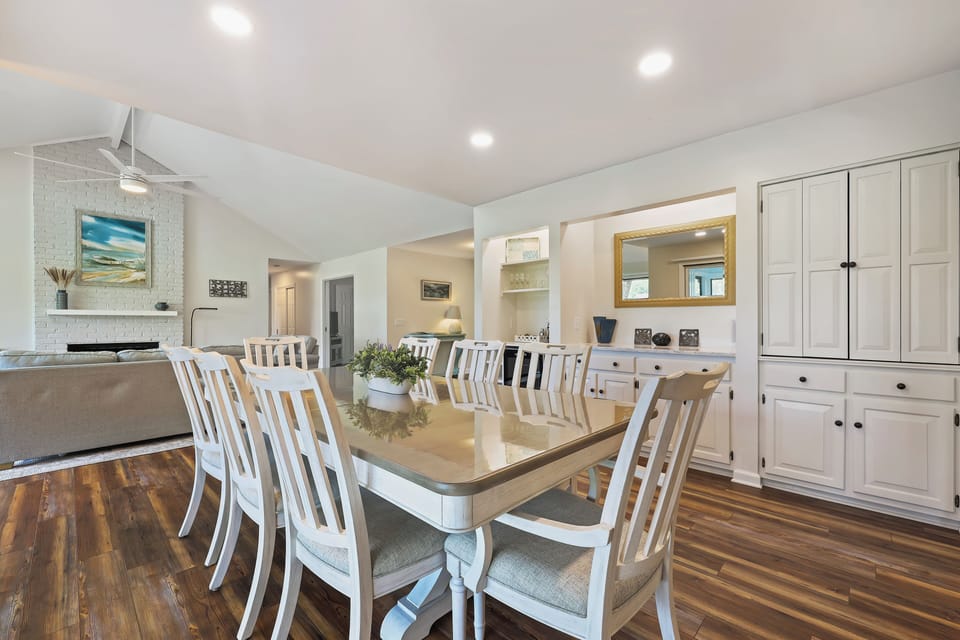 10 Troon | Dining Table