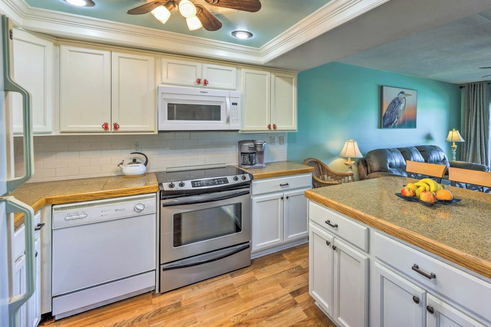 Kitchen | Cooking Basics & Spices | Blender | Toaster | Dishware & Flatware