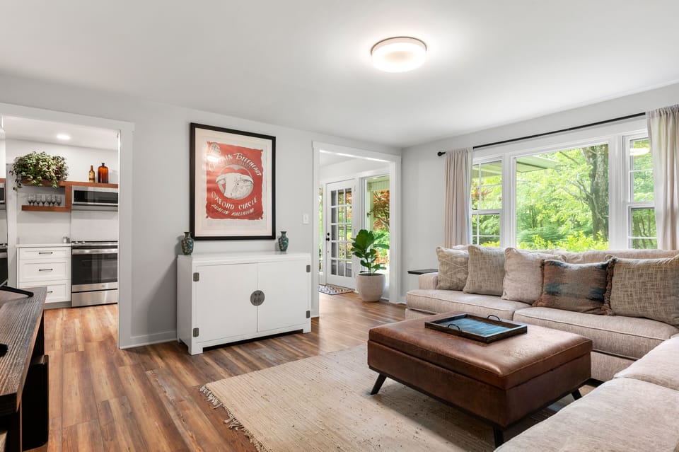 Family Room w/ TV