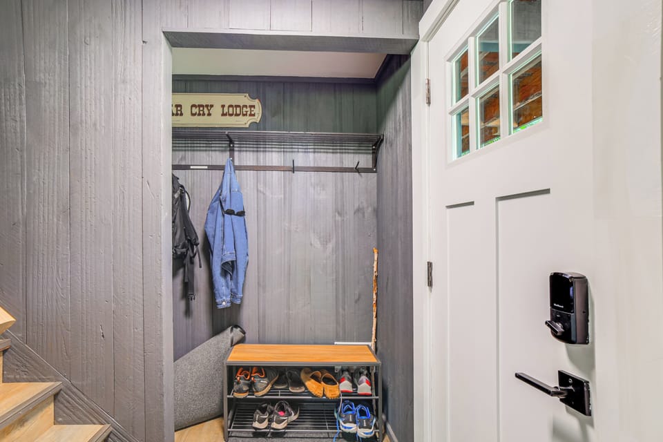Ski/Snowboard Storage