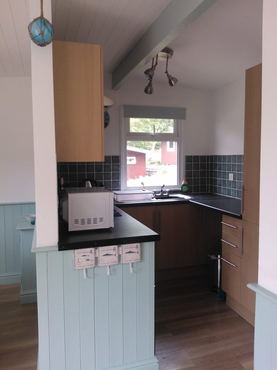 Kitchen area 17