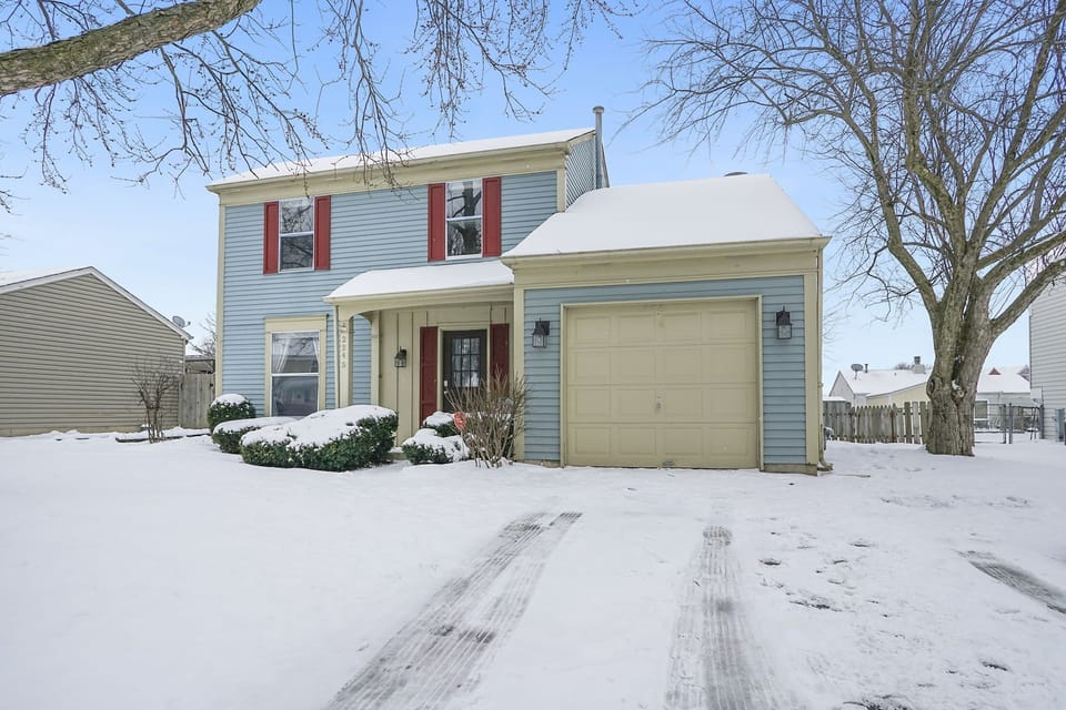 Comfortable & centrally-located, right on the Naperville/Aurora border!