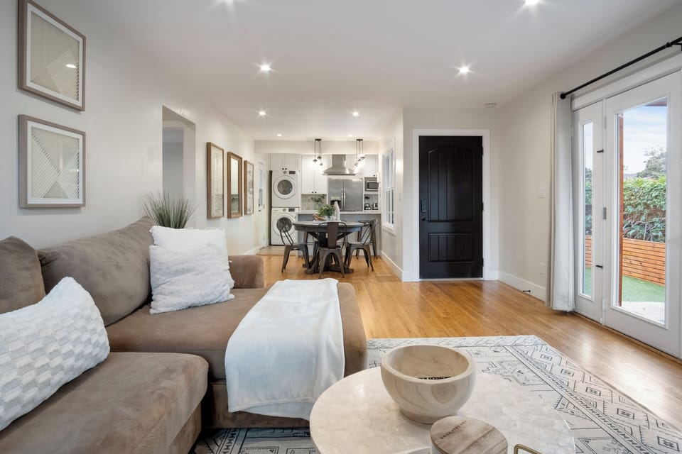 Full Kitchen and Family Room w/ open layout
