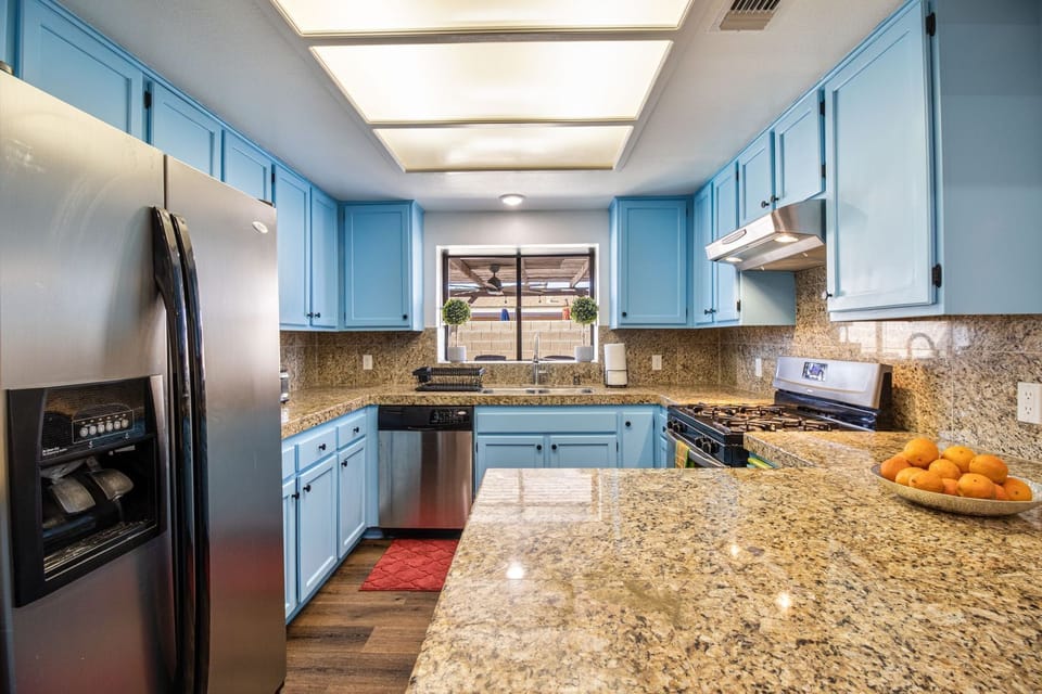 Full appliances, Spacious countertops to cook and have a fun time 