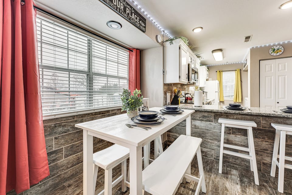 Dining Area | Dishware/Flatware | Trash Bags/Paper Towels