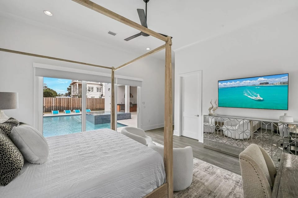 Access to the spa/pool.
