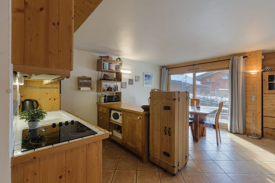 Stylish kitchen dining area