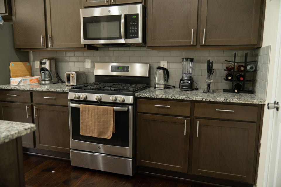 Kitchen provided with all utensils to get your chef on