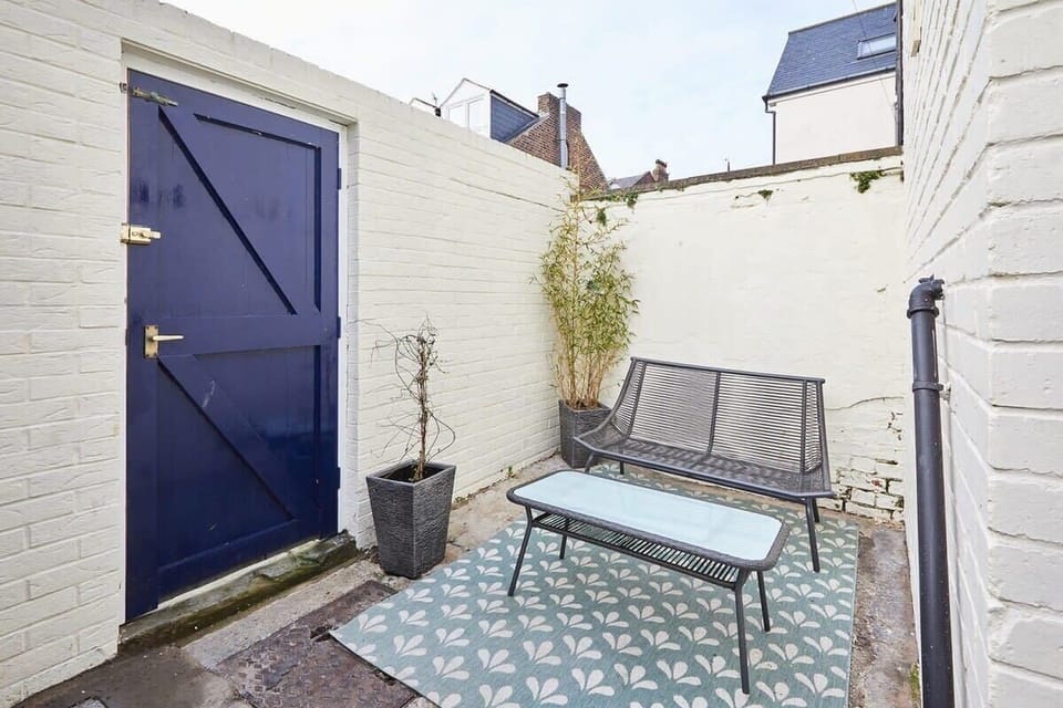 Ebb Tide, Whitby - Host & Stay