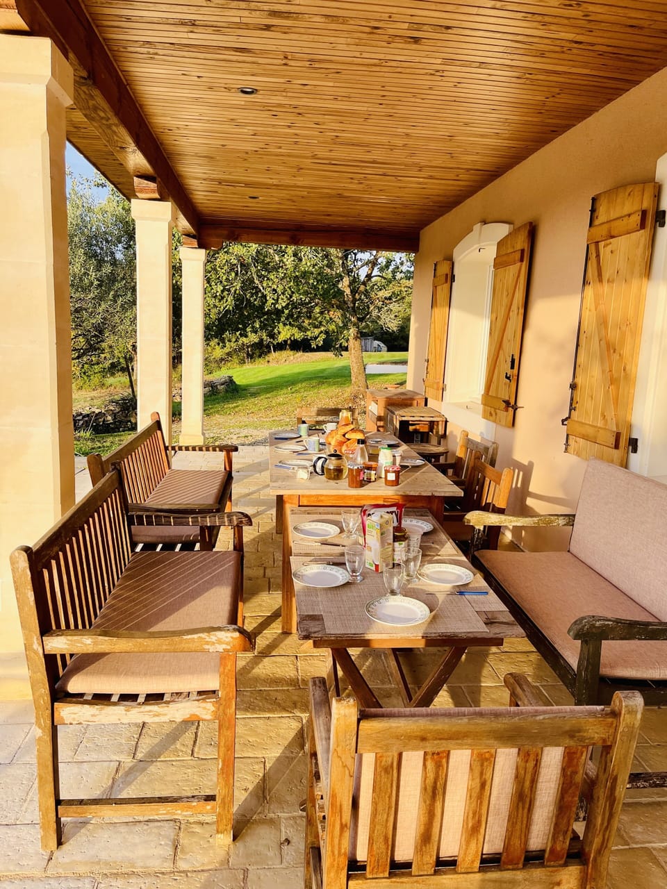 Outdoor dining
