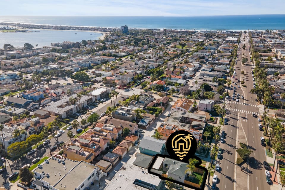 Walking Distance to Beach and Bay