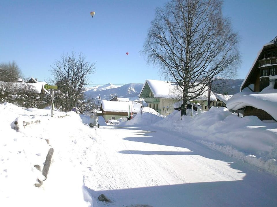 Snow and ski sports