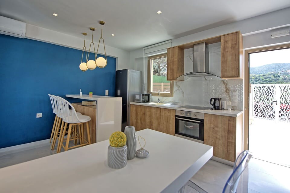 Dining Room, Kitchen