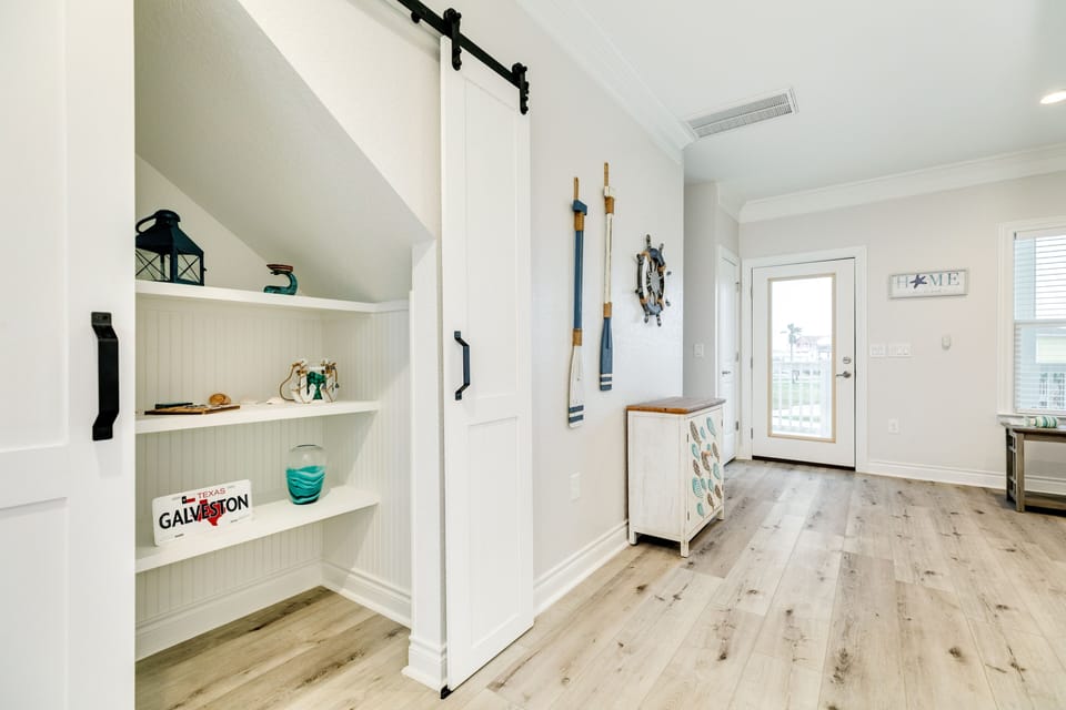 Fun nautical themed decor throughout