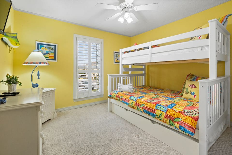 Guest Bedroom - Twin-over-Full with a Full Trundle Bunk