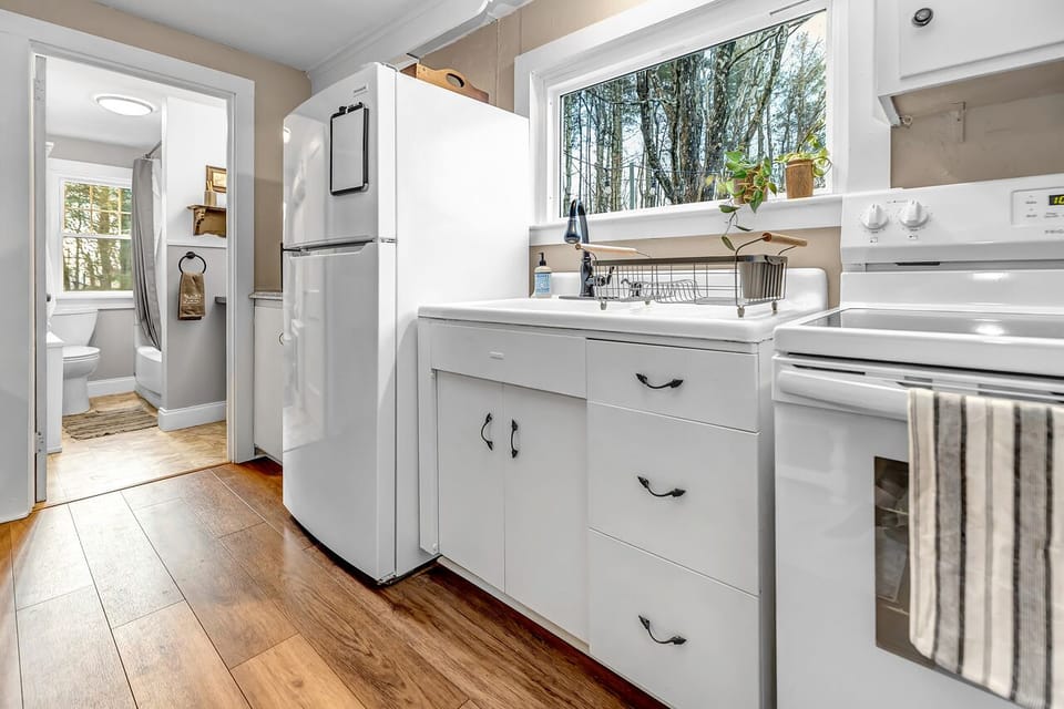 Full kitchen
