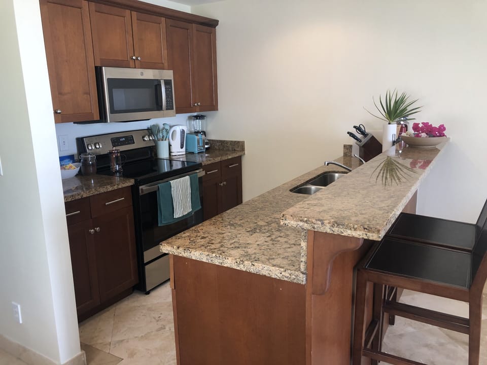Full-sized kitchen. 