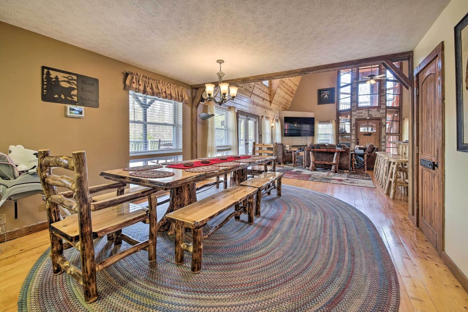 Dining Area | Dishware Provided | High Chair