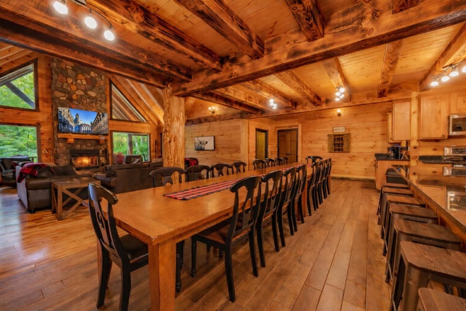 Dining at Dogwood