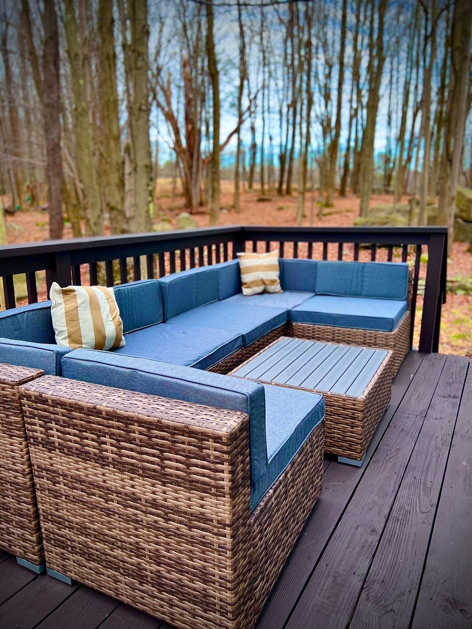 Deck
Seating Area 